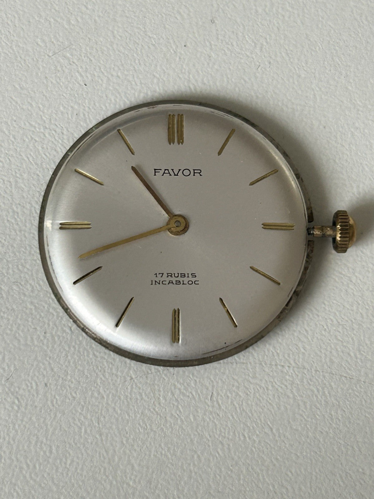 405855