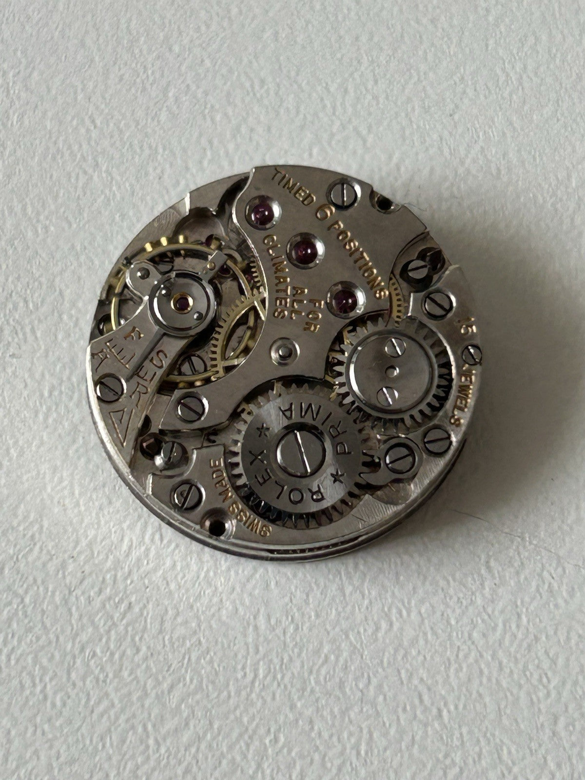 405879