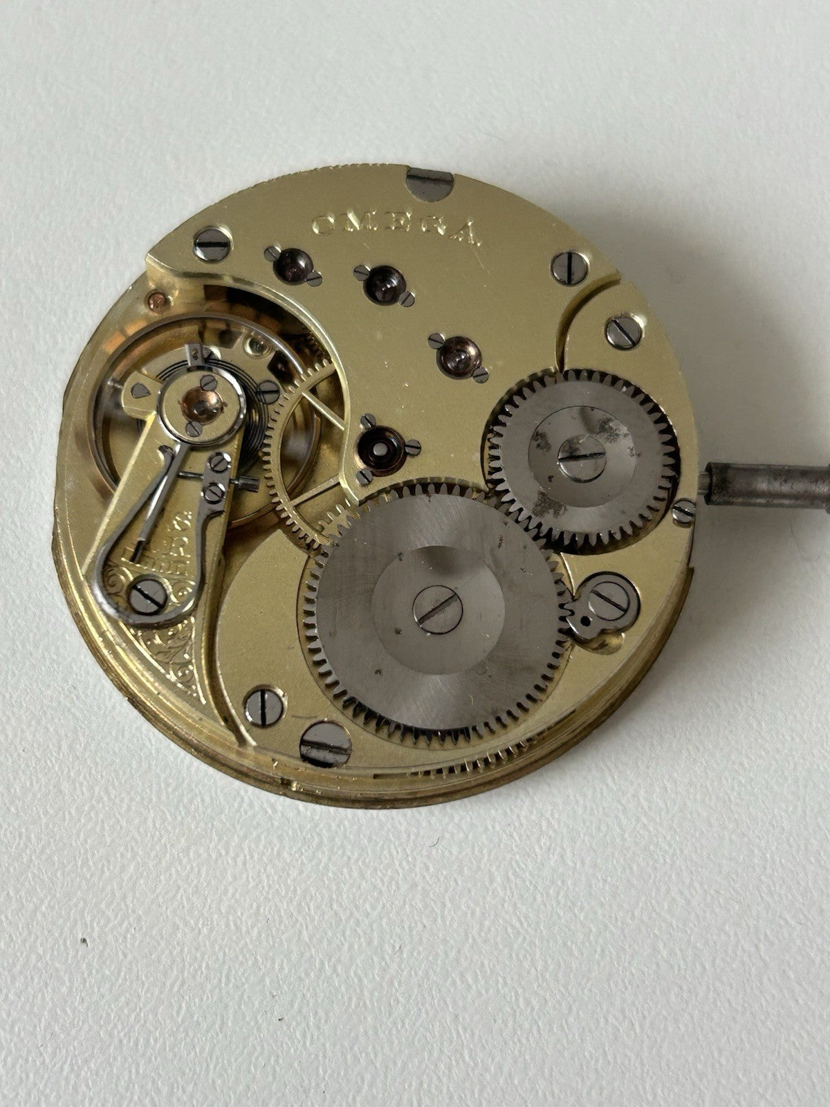 406100