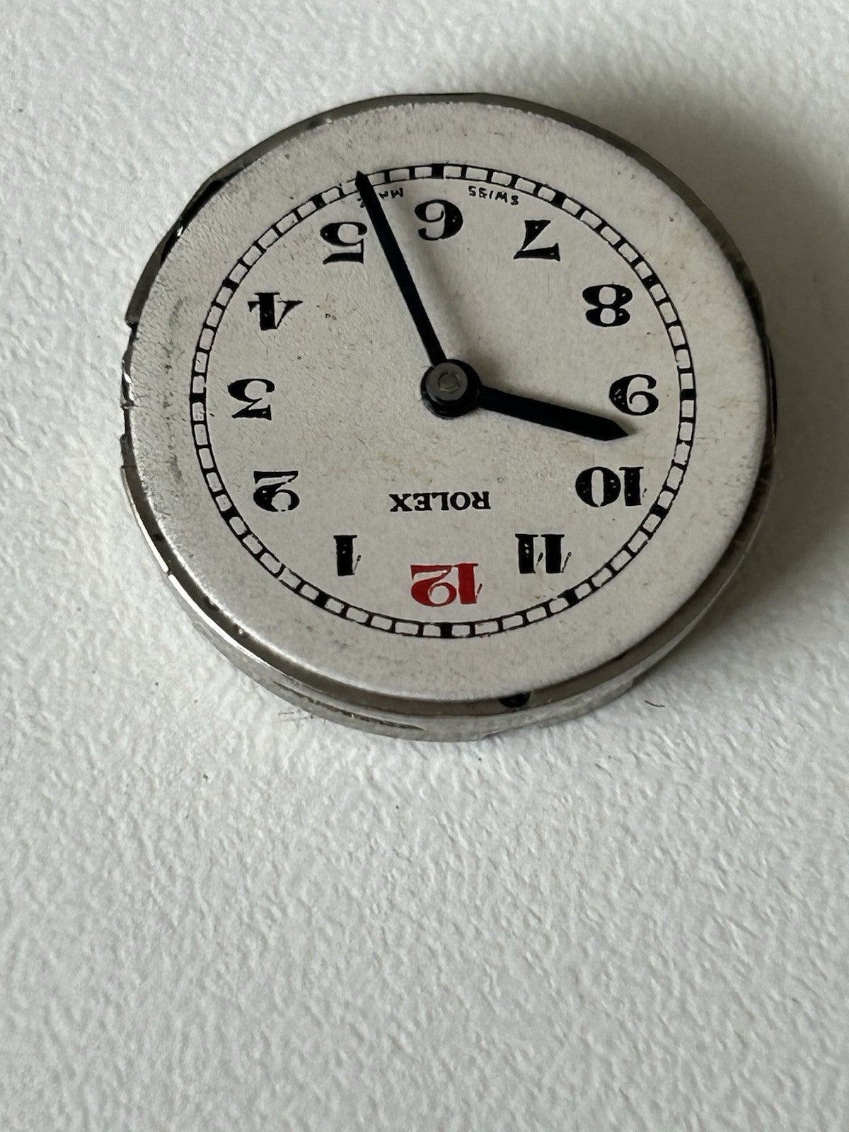 405879