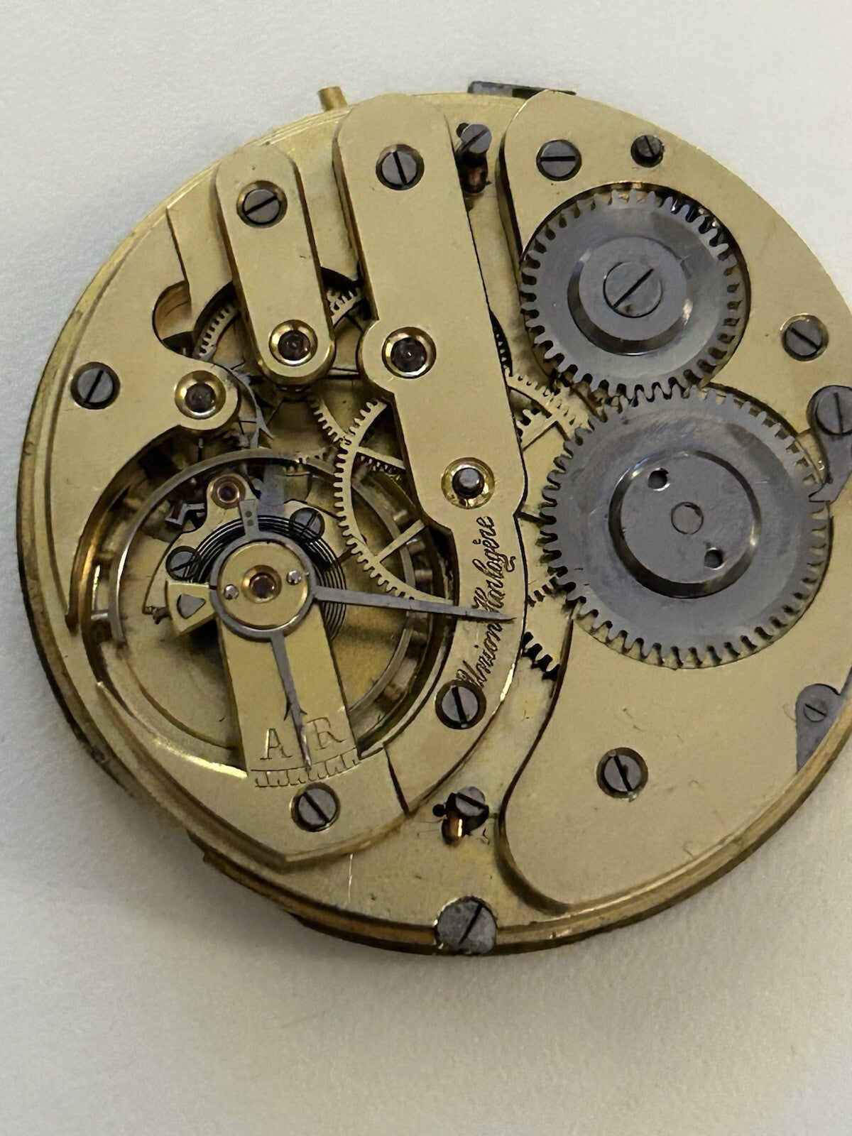 405960