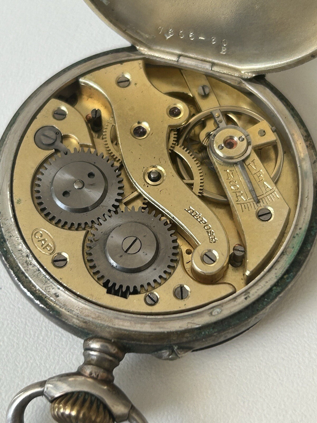 405963
