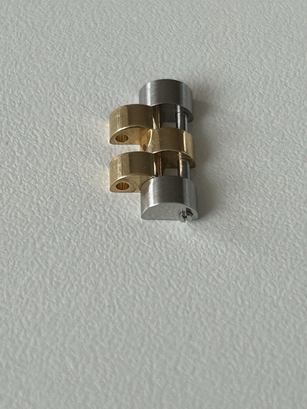 405945