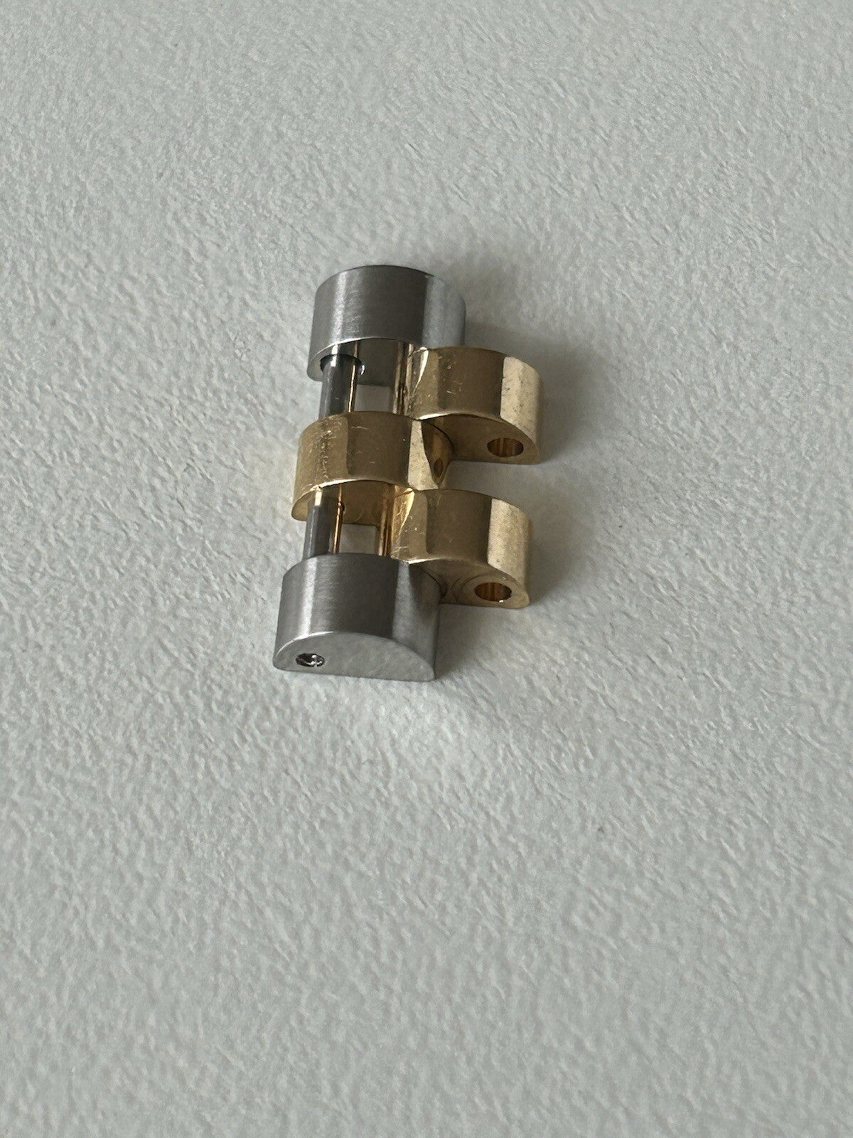405945