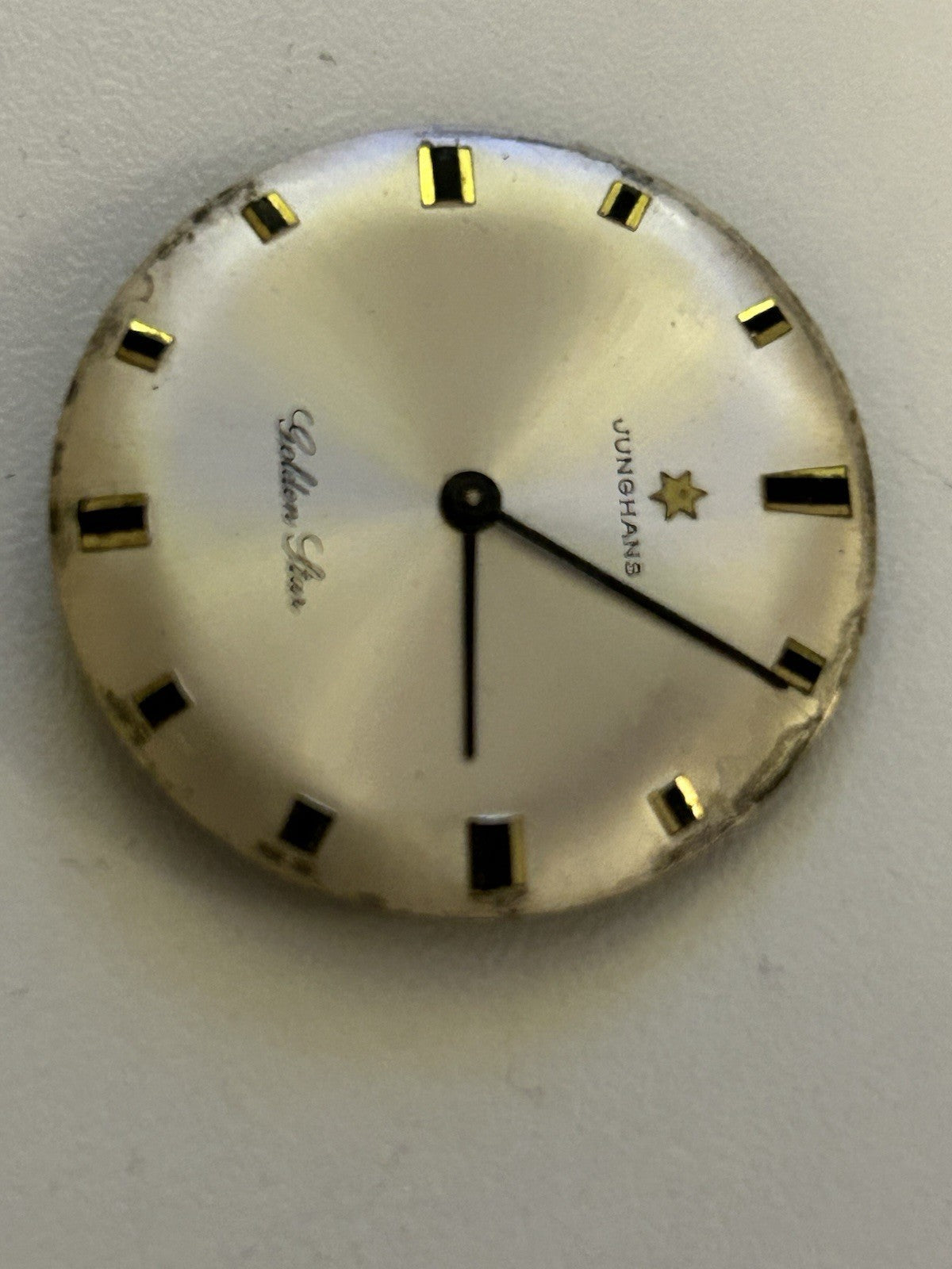 405900
