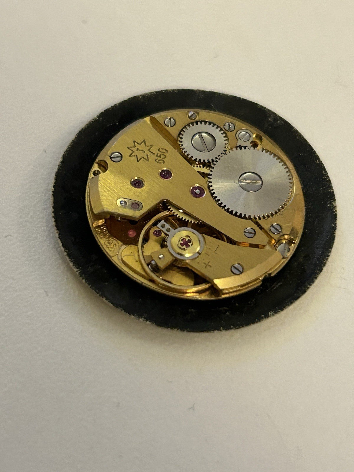 405900