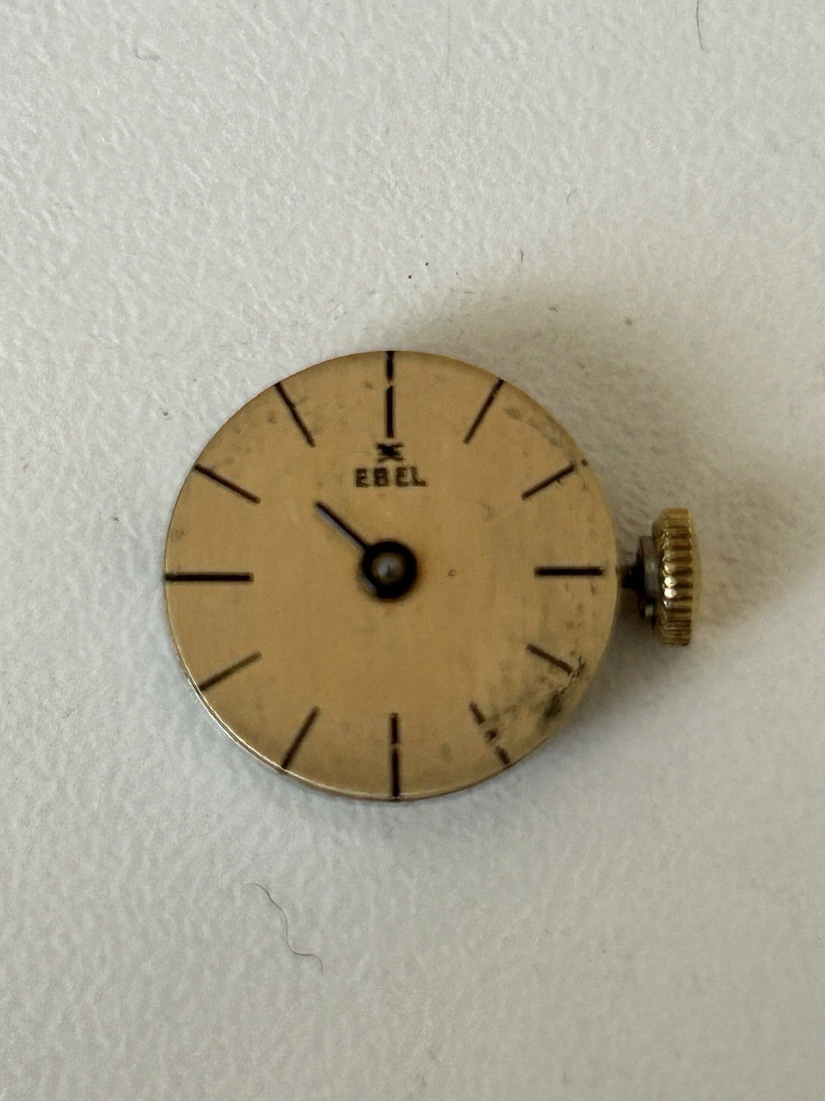 405889