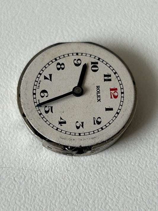 405879